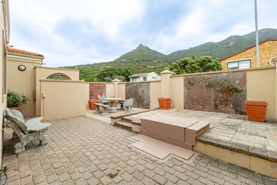 4 Bedroom Property for Sale in Northshore Western Cape